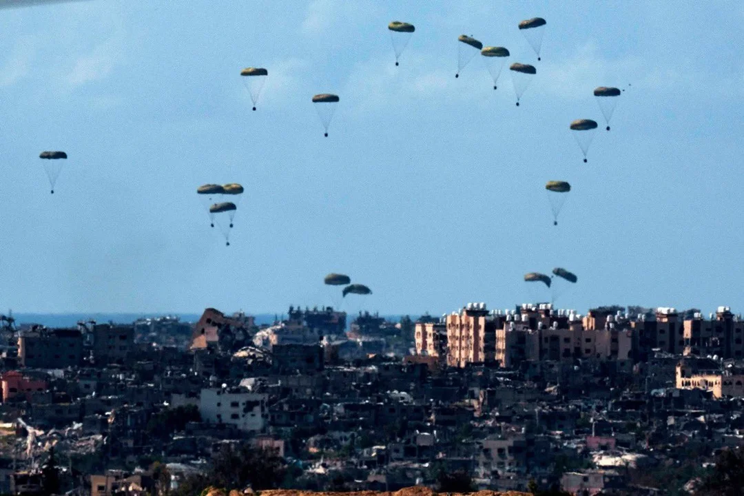 Ayuda a Gaza by NA