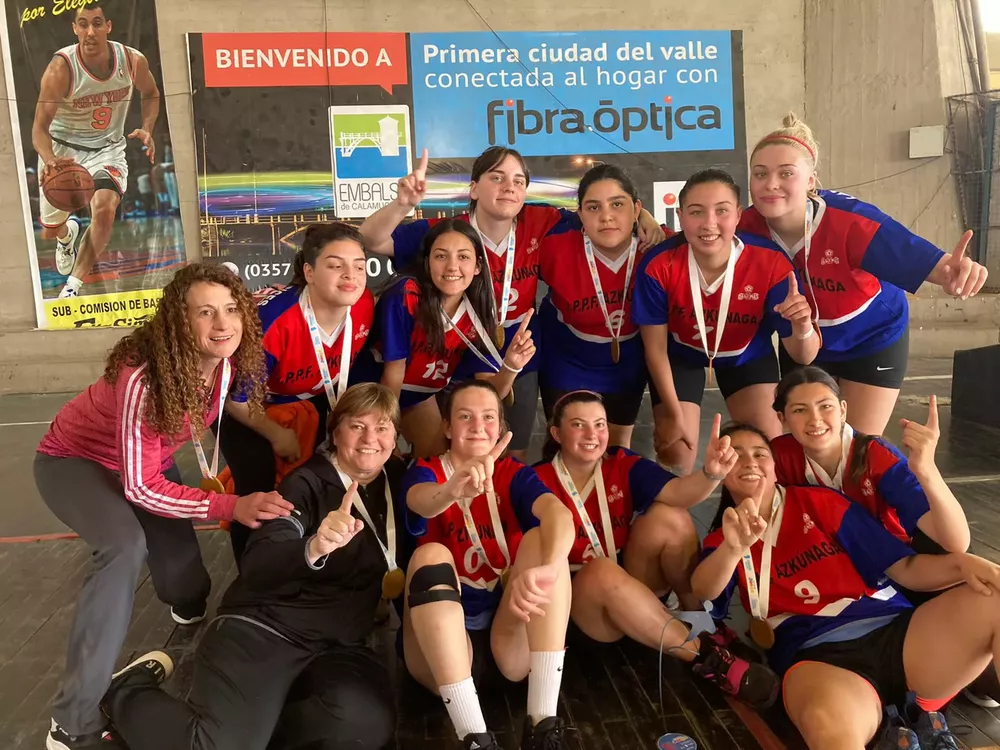 Campeonas Provinciales basquet femenino Sub 18 Instituto Azkunaga