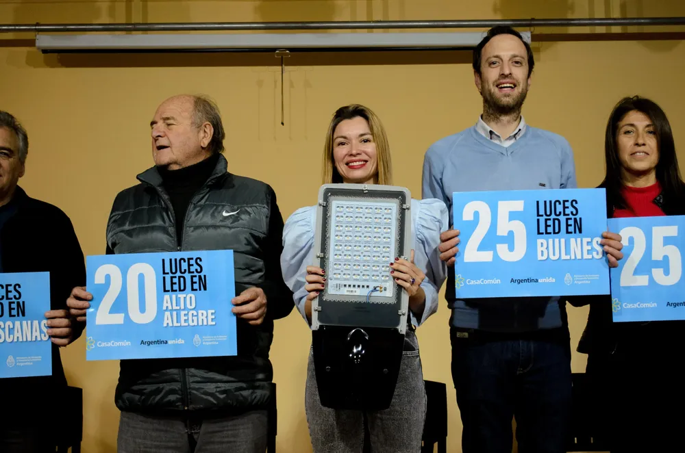 estevez entrega luces led