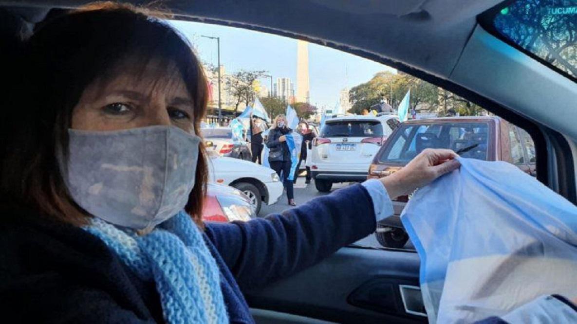 bullrich banderazo Twitter