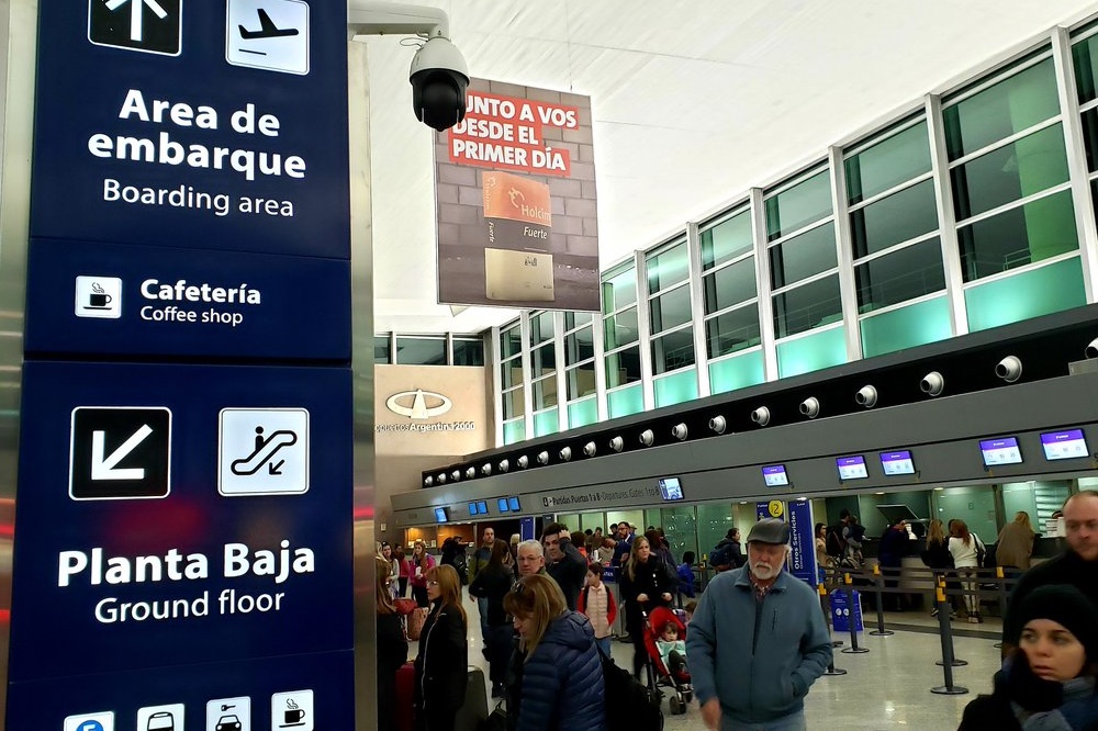 demoras en aeropuerto @leoguevara80