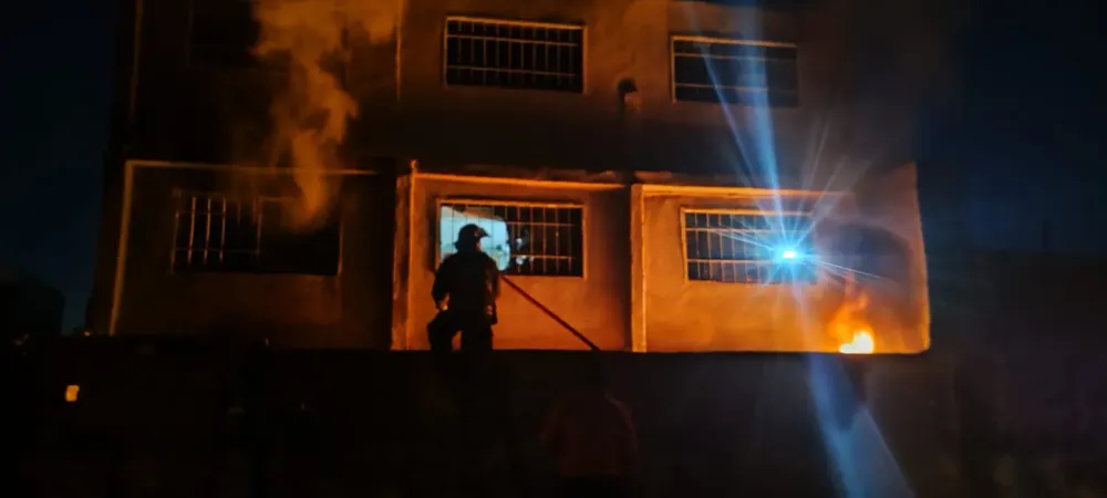 Incendio en barrio Los Paraísos (Policía)