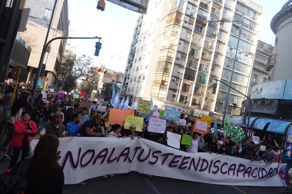 marcha contra el ajuste a la discapacidad gentil PO