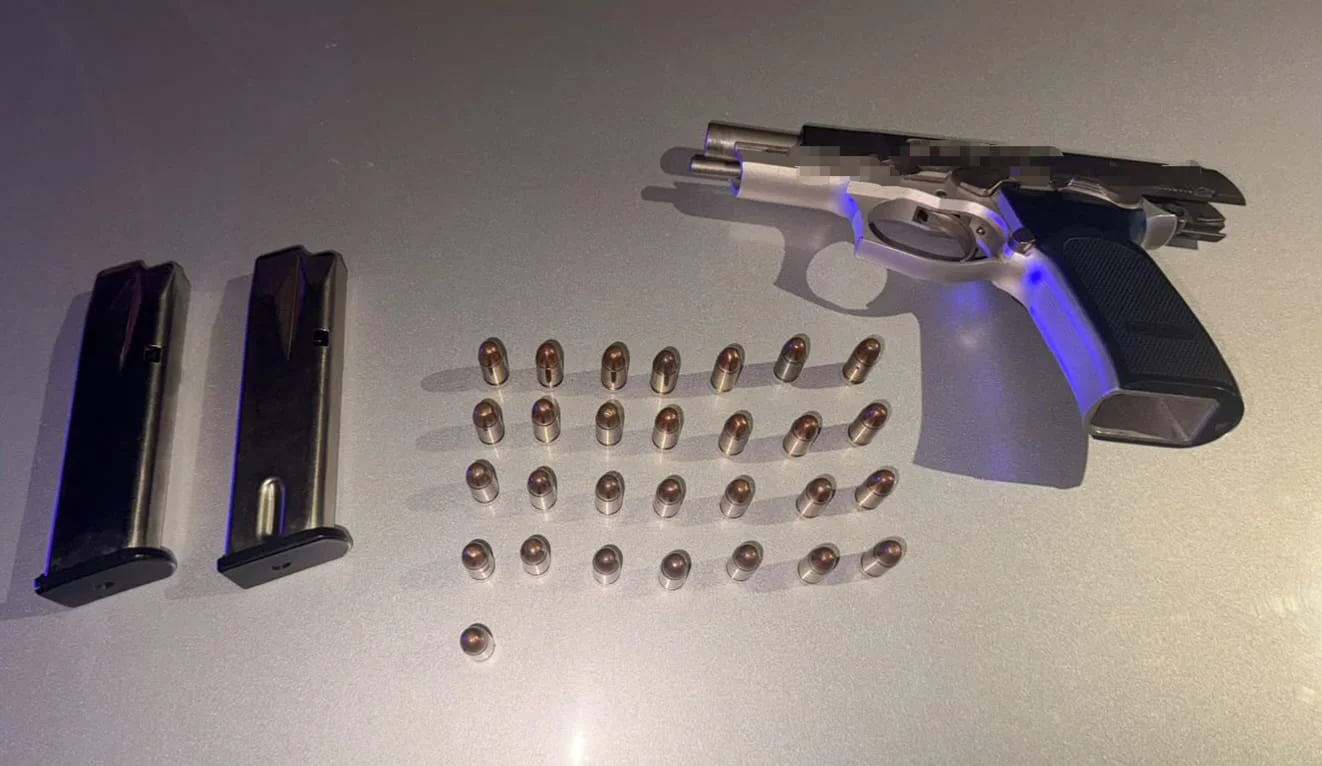 arma policía retirado by poli