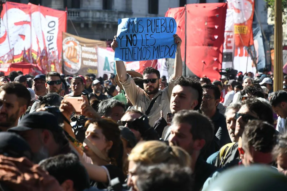 Marcha Pza Mayo Télam
