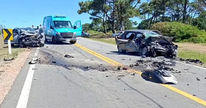 Fatal choque frontal en Uruguay (Twitter)