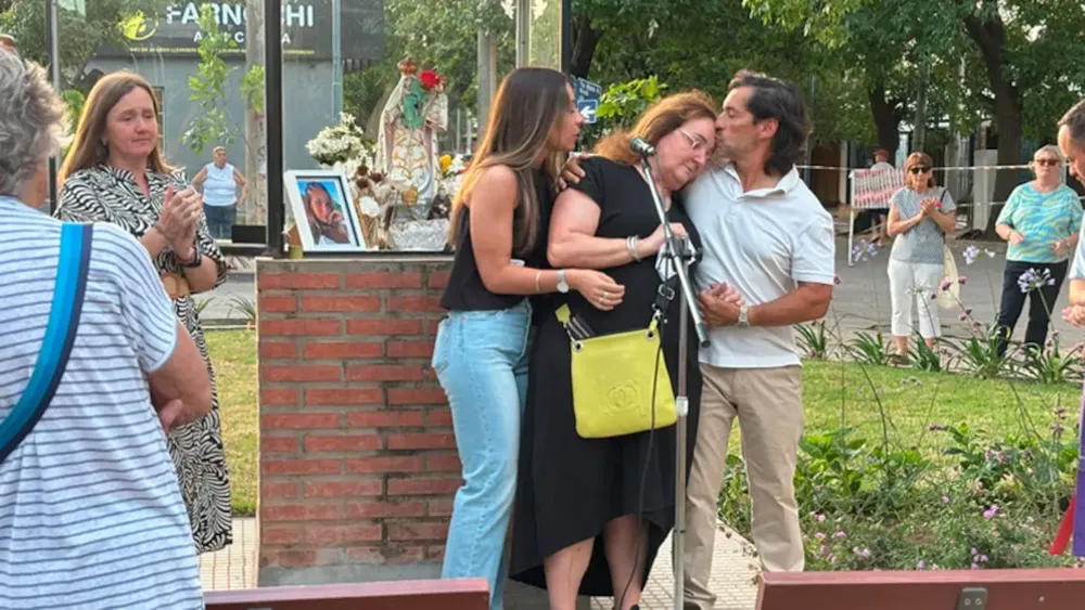 Plaza-Catalina-Gutiérrez-Homenaje-_El-Doce_