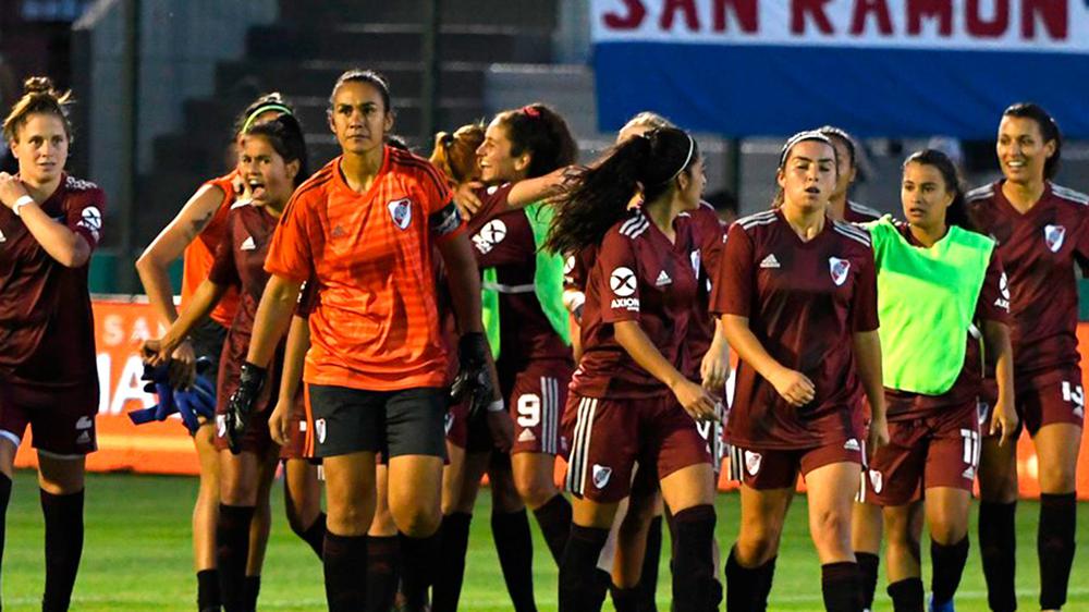 River firma 20 nuevos contratos profesionales en el fútbol femenino