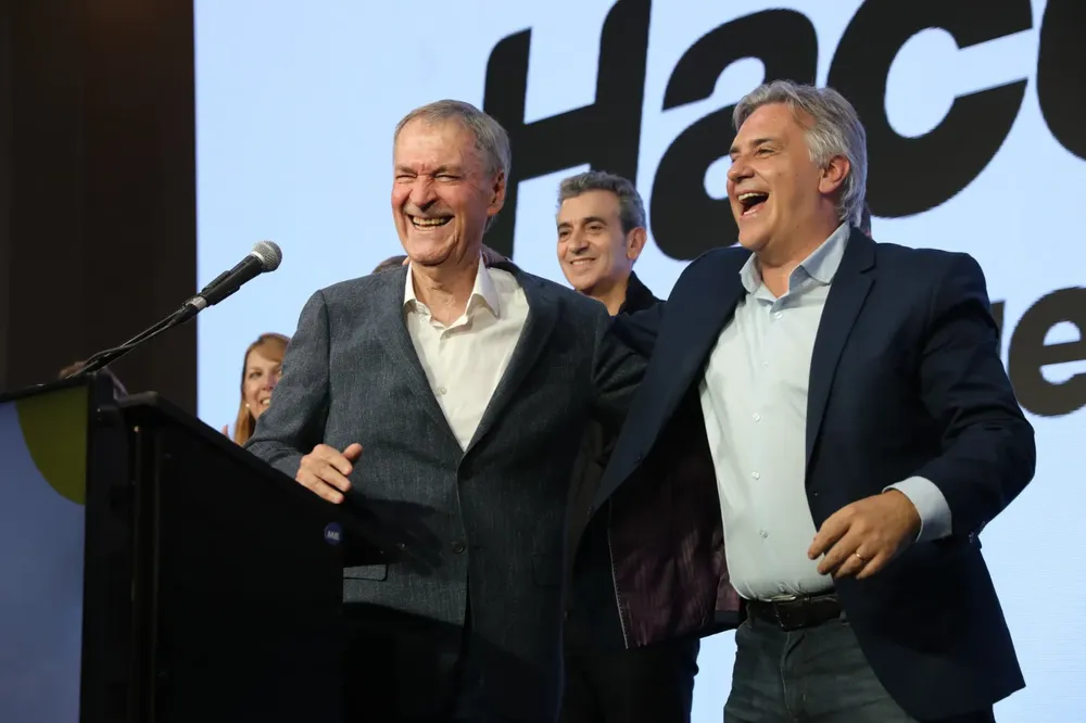 Schiaretti y Llaryora by @JSchiaretti ·