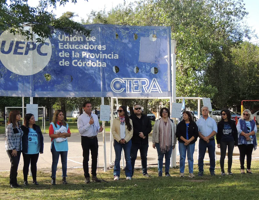 Homenaje a Carlos Fuentealba en Córdoba (UEPC)