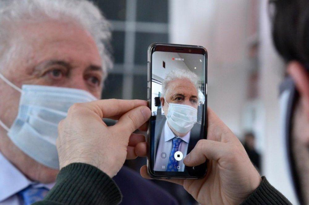 Gines barbijo filmado por kicillof