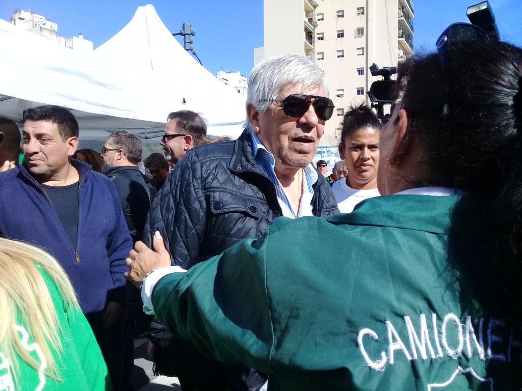 hugo moyano foto de camioneros