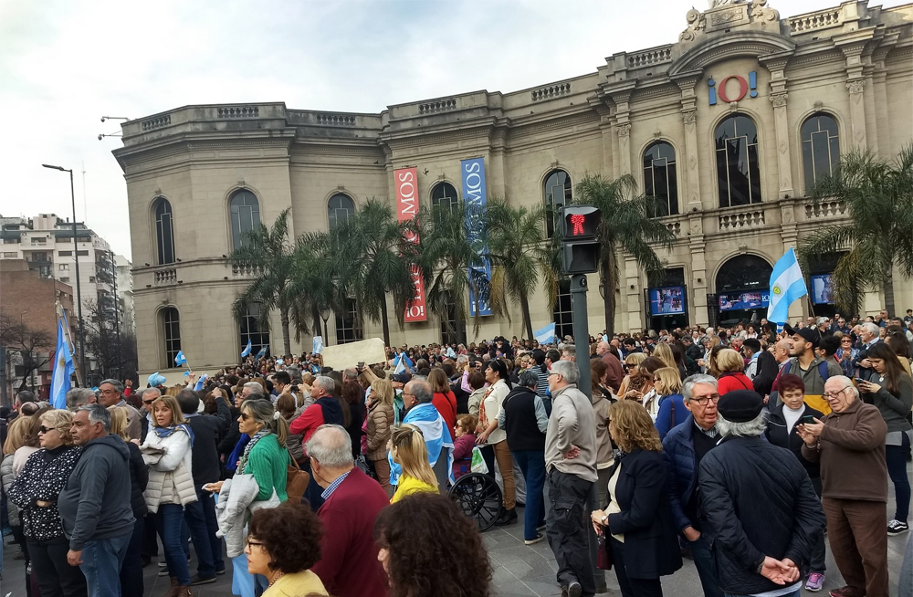 macri marcha by @NORAALBARRACIN