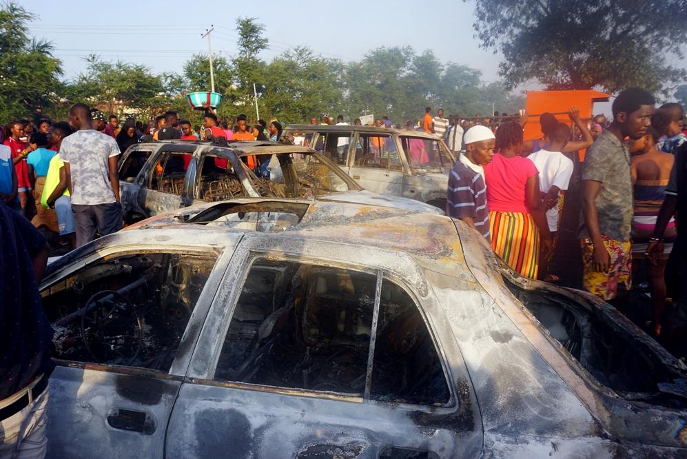 explosión de un cisterna en Sierra Leona by Télam