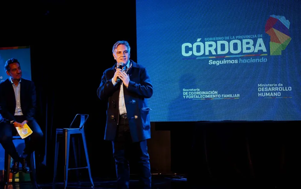 Martín Llaryora 5