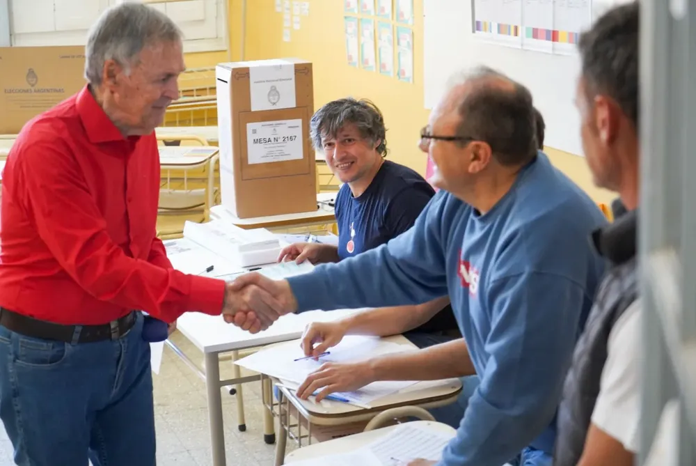 Juan Schiaretti vota 23