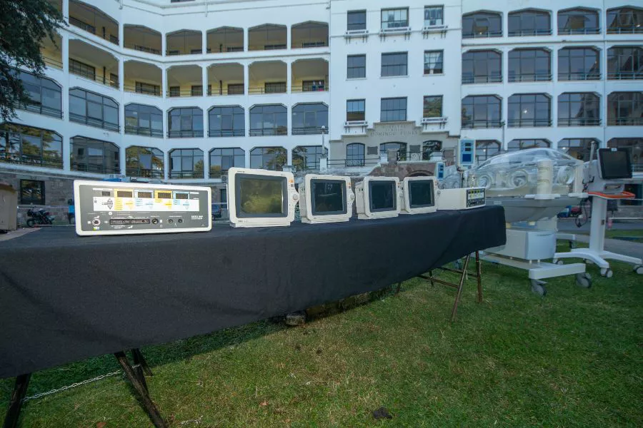 Equipamiento Hosp Dgo Funes by prensa.cba