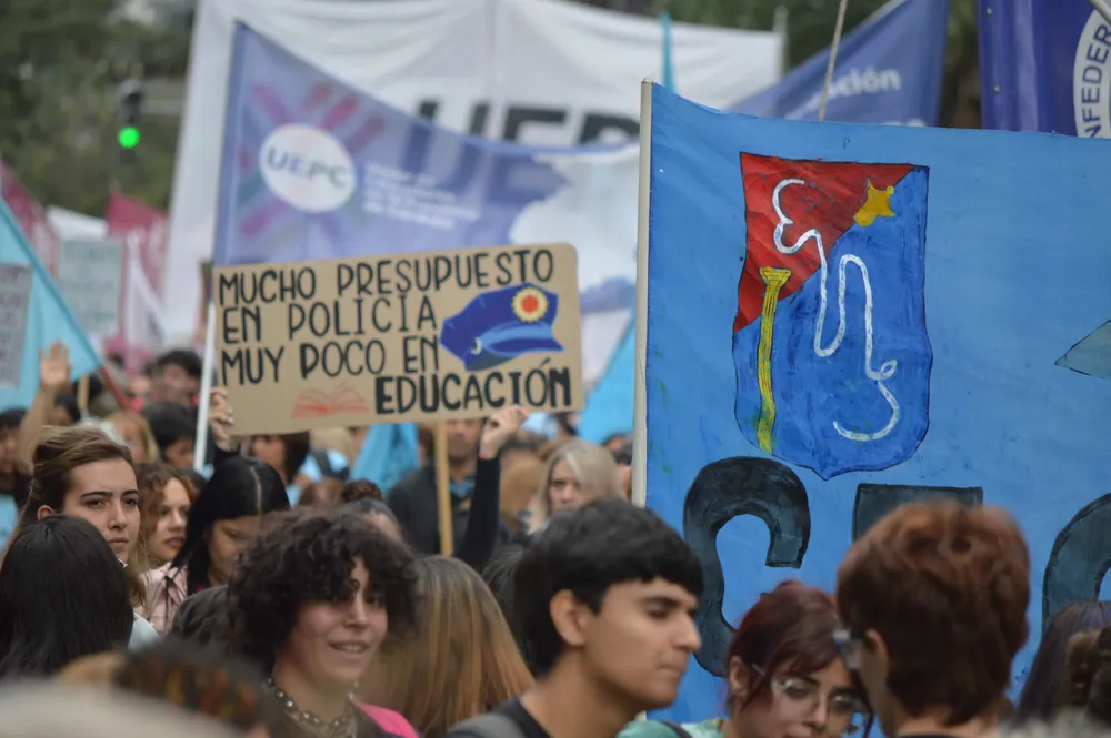 MARCHA universitaria by Miriam Campos LNM