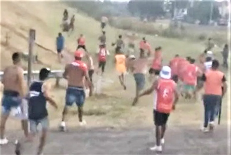 Hinchas de Independiente en piquete (captura)