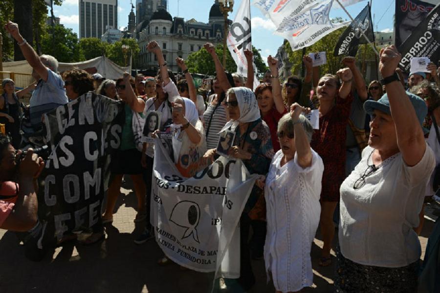 Marcha Madres by Tiempo Argentino