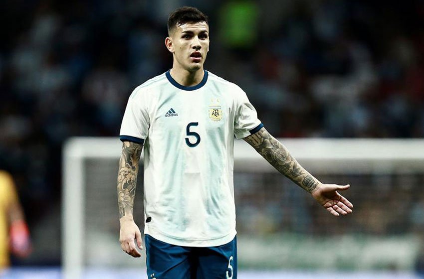 Paredes opinó sobre el arbitraje ante Brasil, de Scaloni y Sampaoli