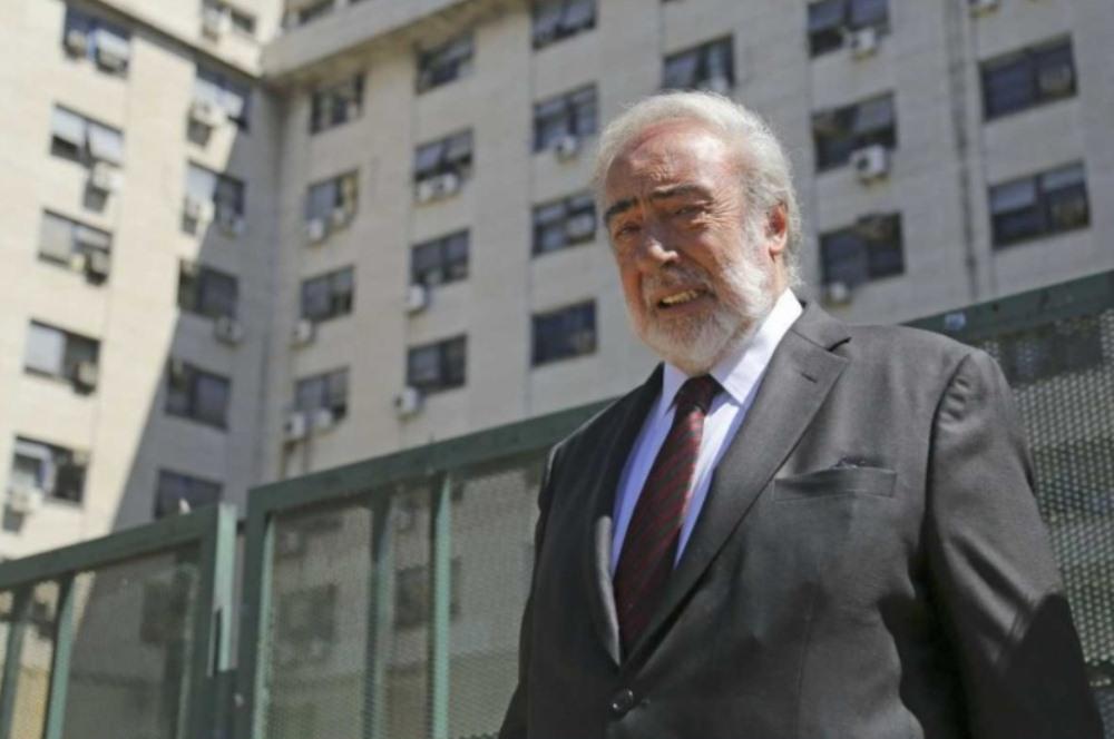Eduardo Barcesat by NA