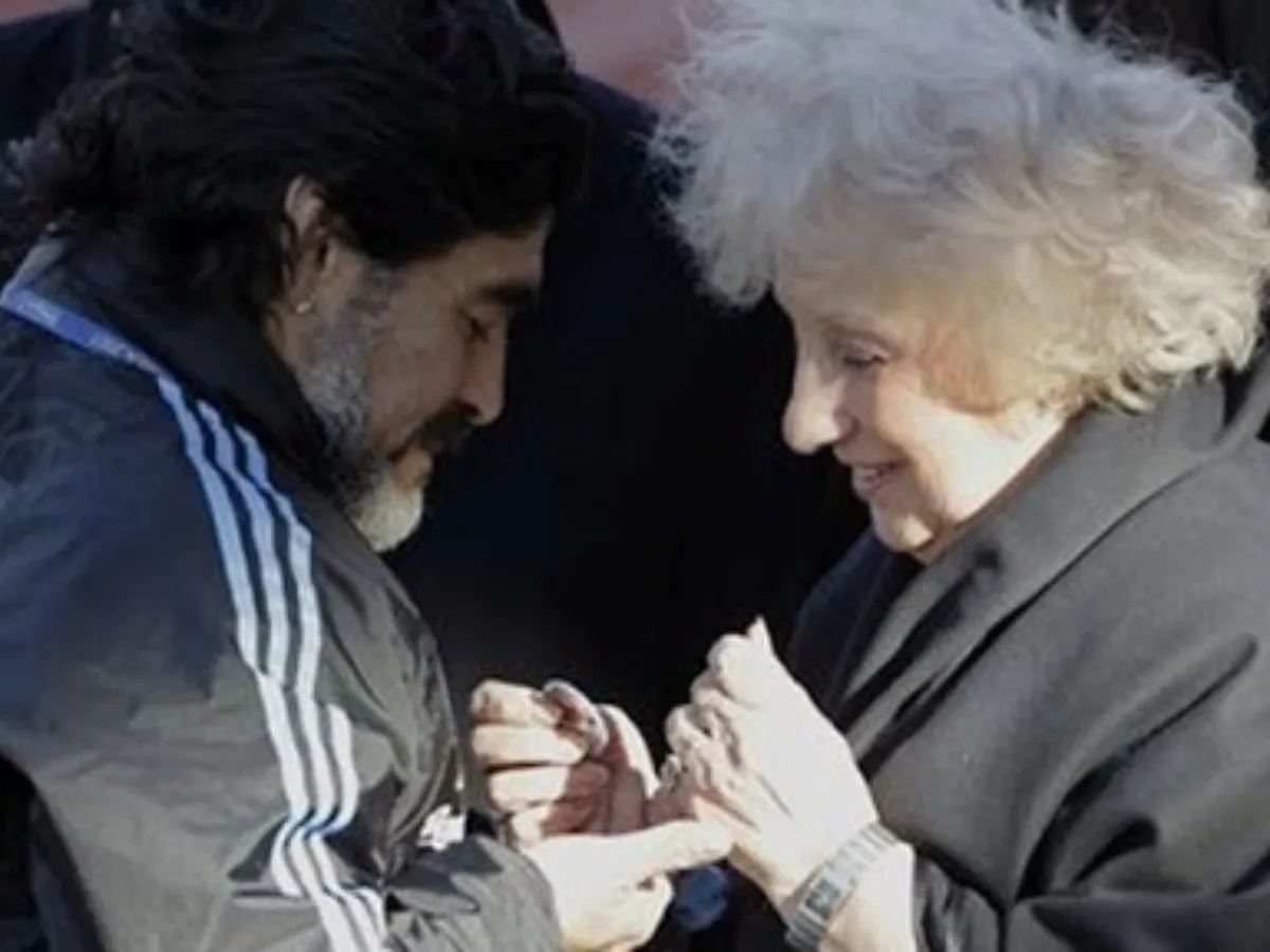 Estela de Carlotto y Maradona by gentileza