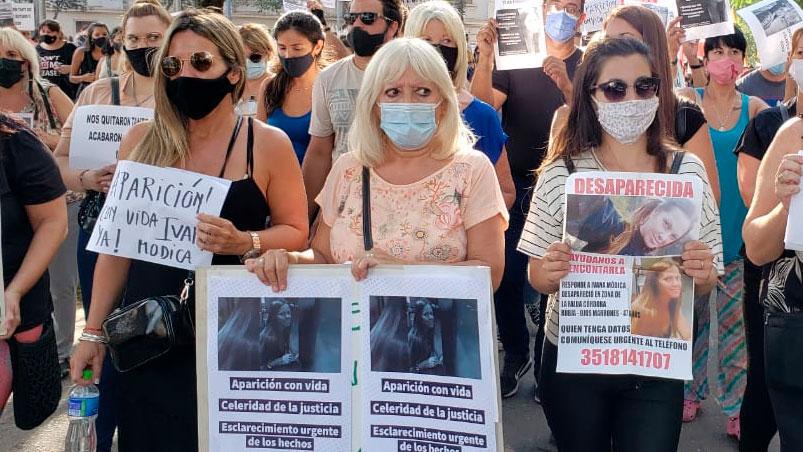 Marcha Ivana Módica Juan Pablo Lavisse El Doce TV