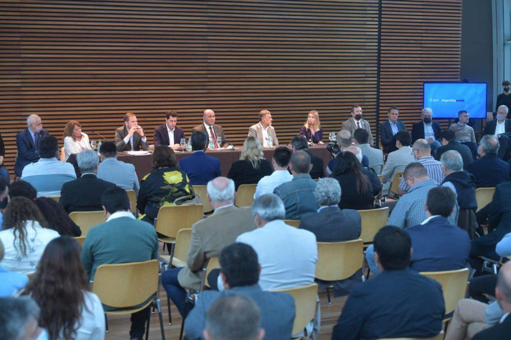 Manzur con intendentes cordobeses by Twitter