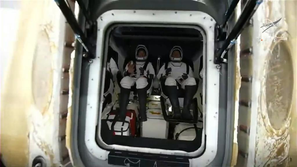 Cápsula Dragon SpaceX by Captura de video