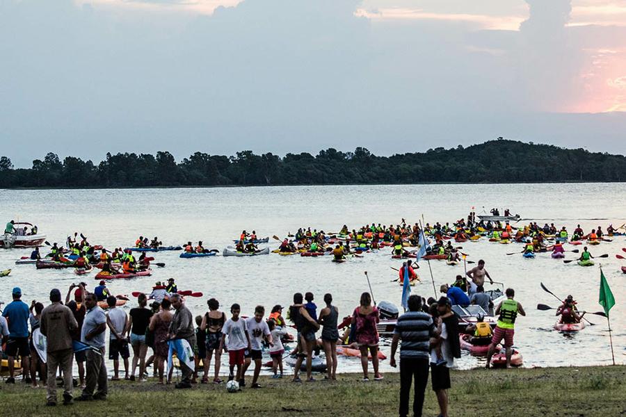 Remada de Pascuas en Embalse.