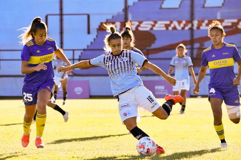 Fútbol femenino: UAI Urquiza y Boca definirán el título mano a mano