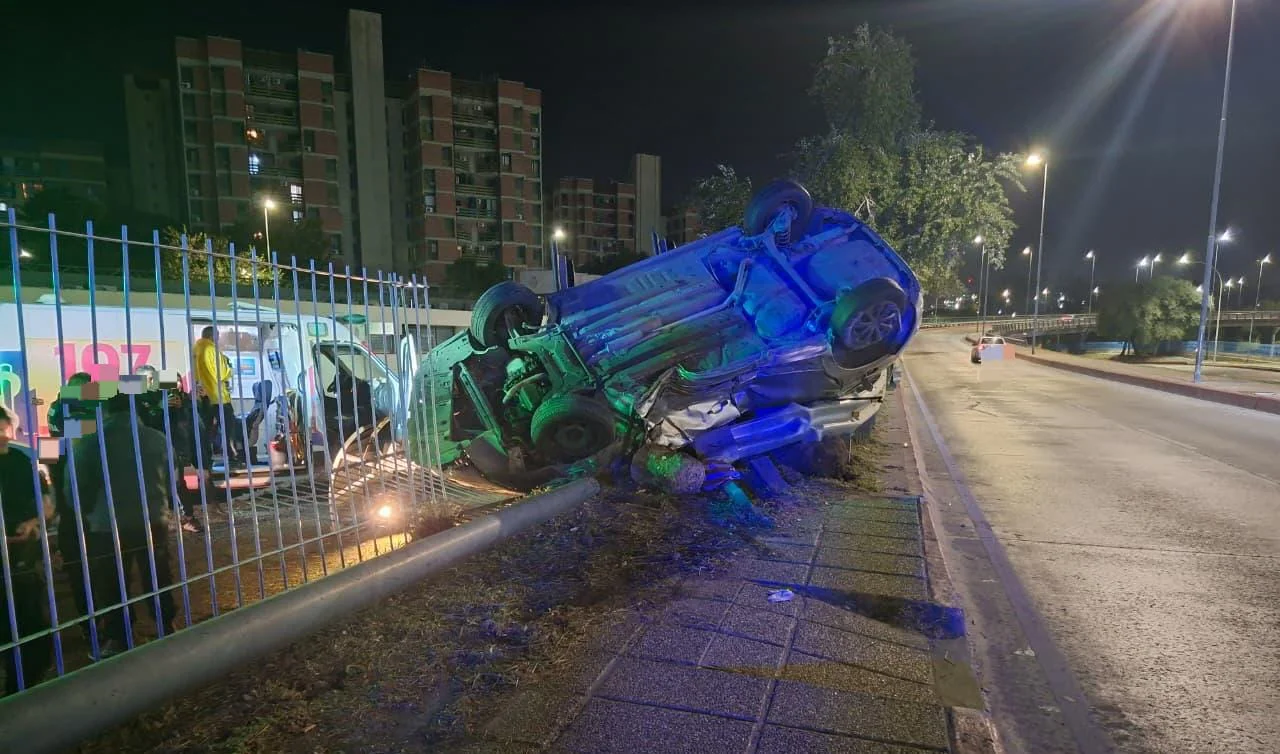 Vuelco en Junios by Policía