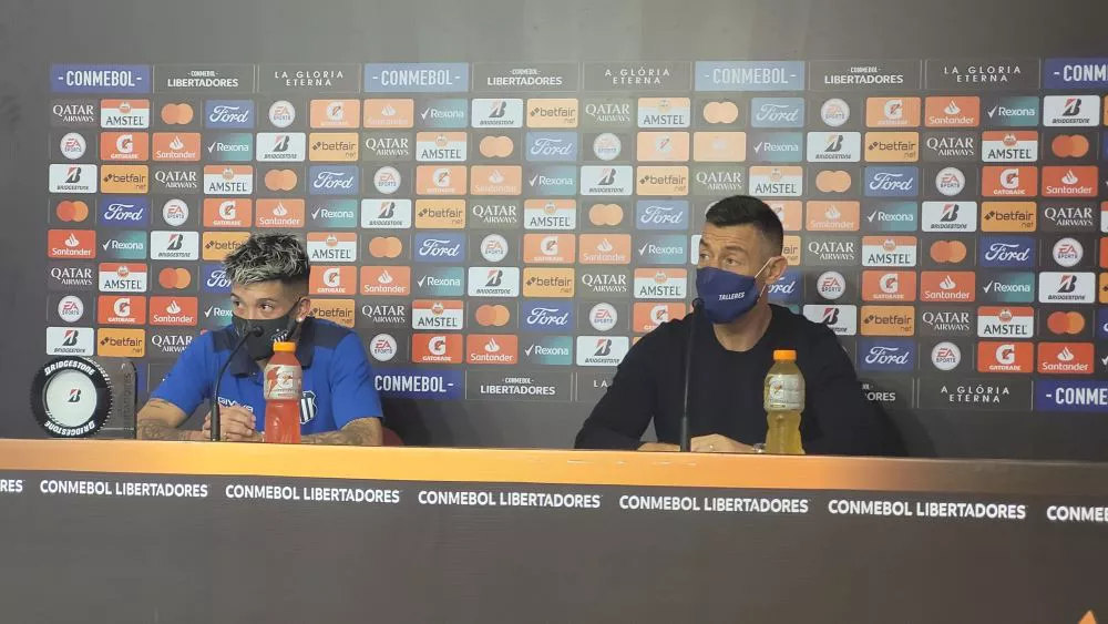 conferencia de Caixinha by Tw matador
