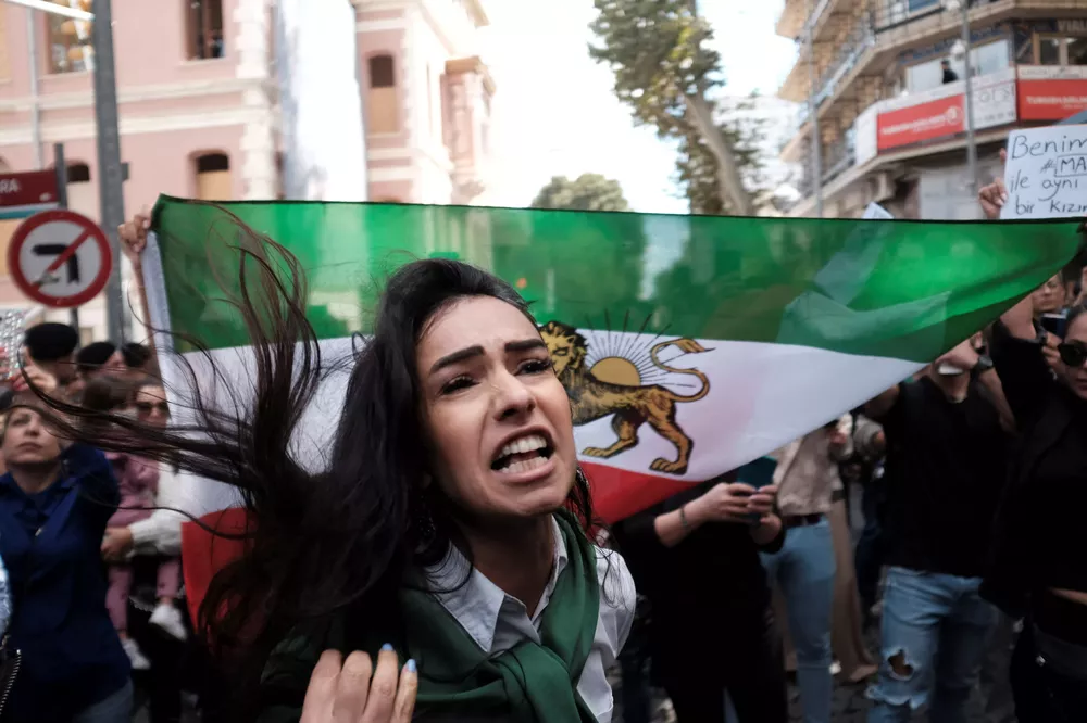 Irán by na
