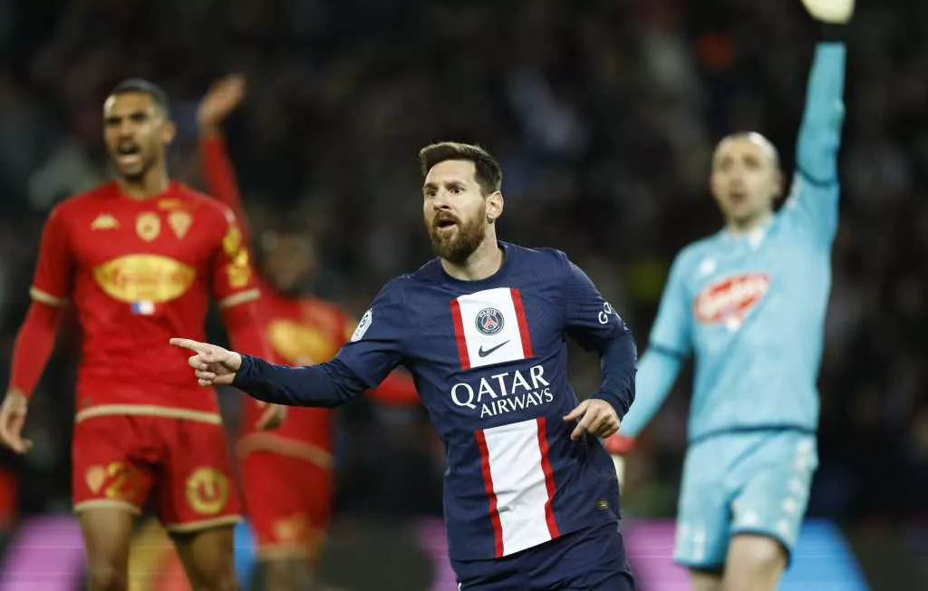 Messi en el PSG by NA Reuter