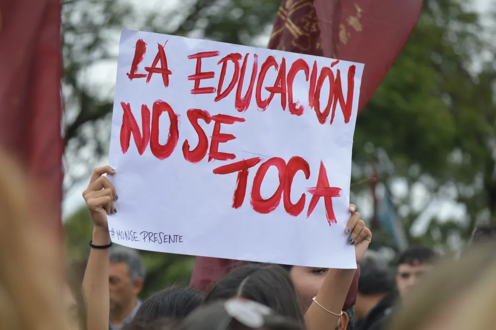 MARCHA universitaria by Miriam Campos LNM
