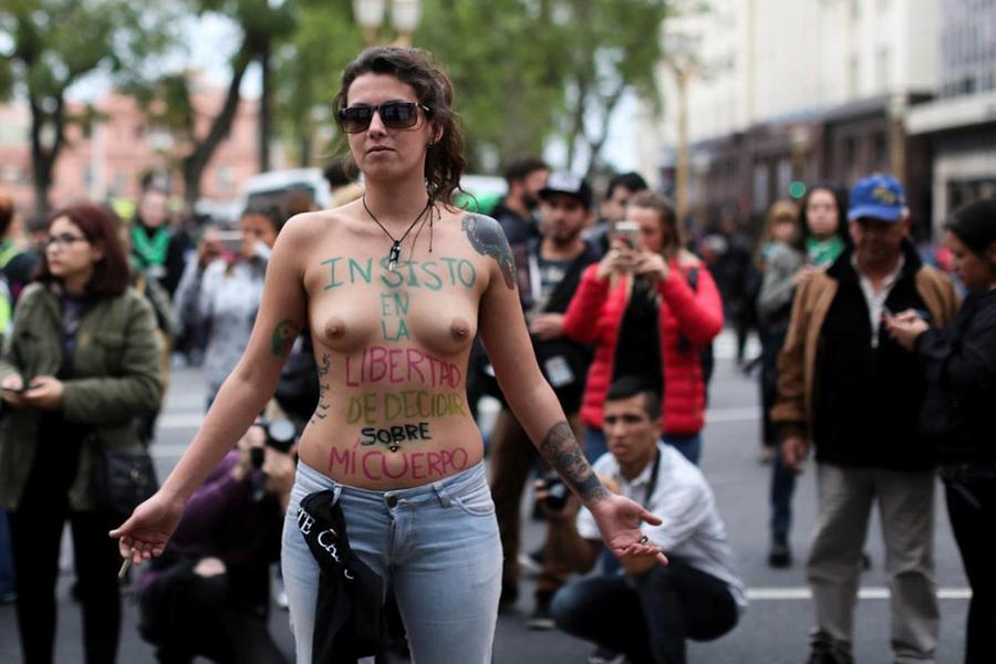 Marchafeminsta02