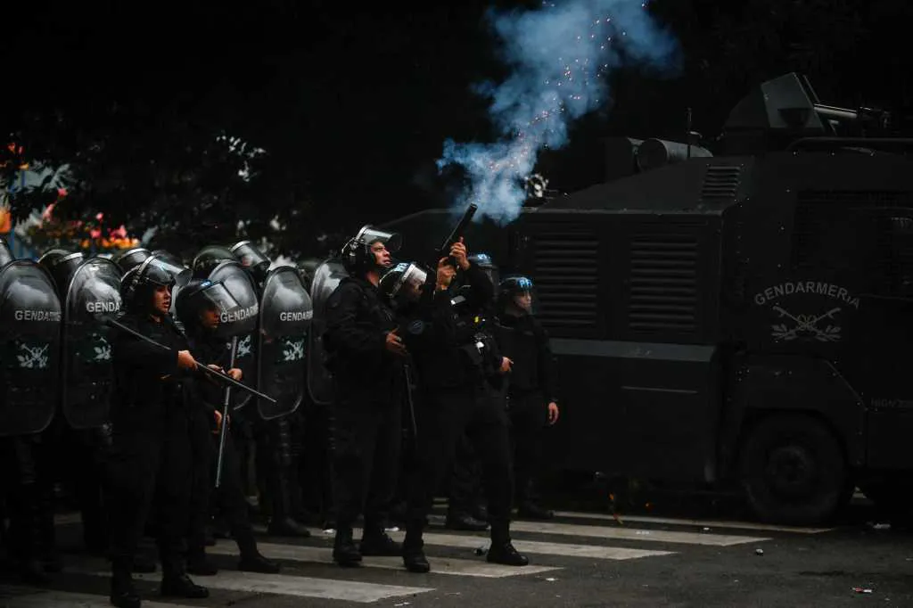 represión en el Congreso NA