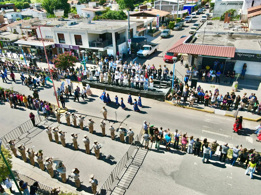 Desfile en Embalse 1