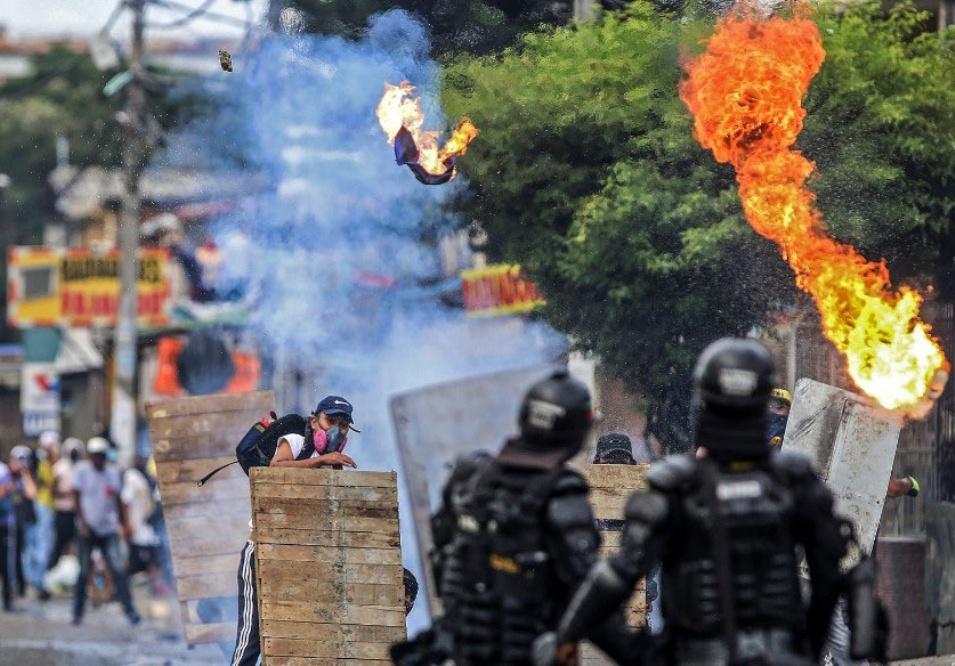 represión Colombia by gentileza