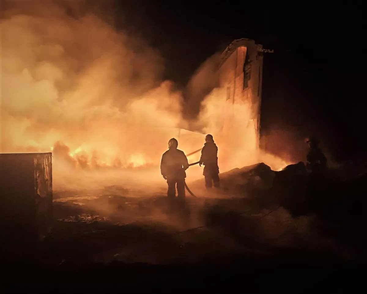 Incendio en planta recicladora de Villa Esquiú (Policía de Córdoba)