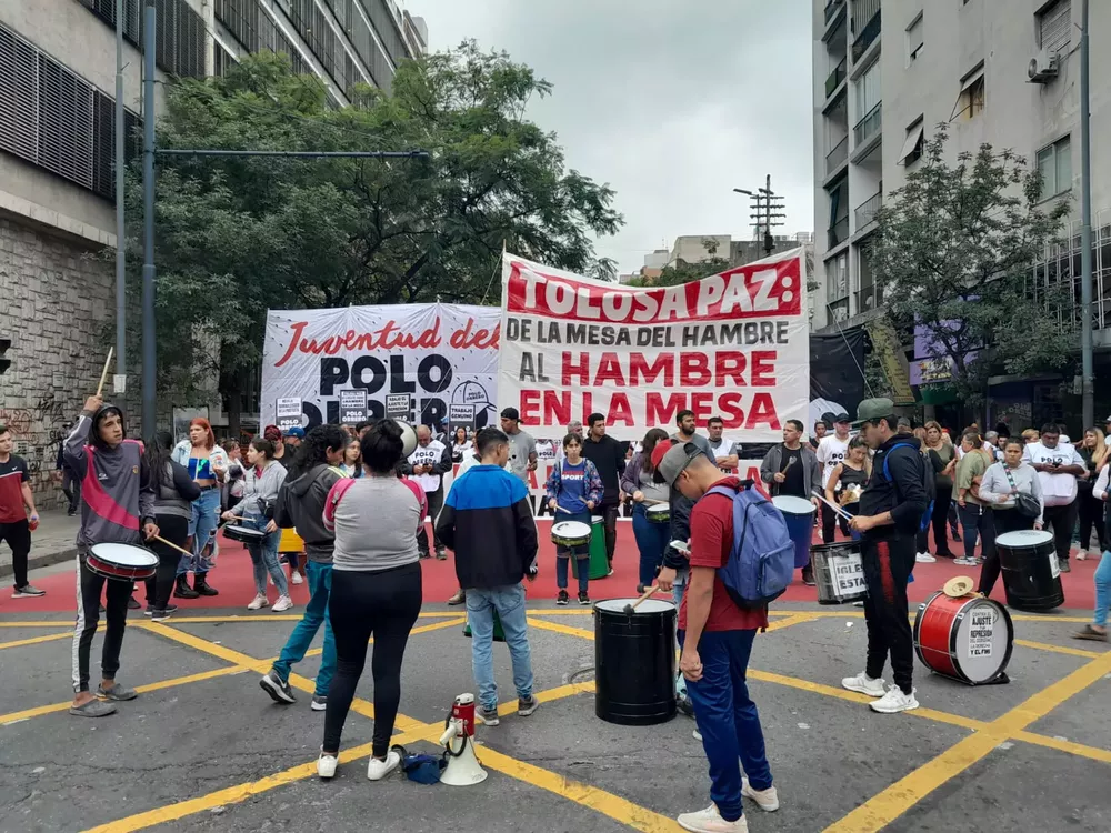 Marcha de Unidad Piquetera en Córdoba (Miguel Apontes . LNM) 1