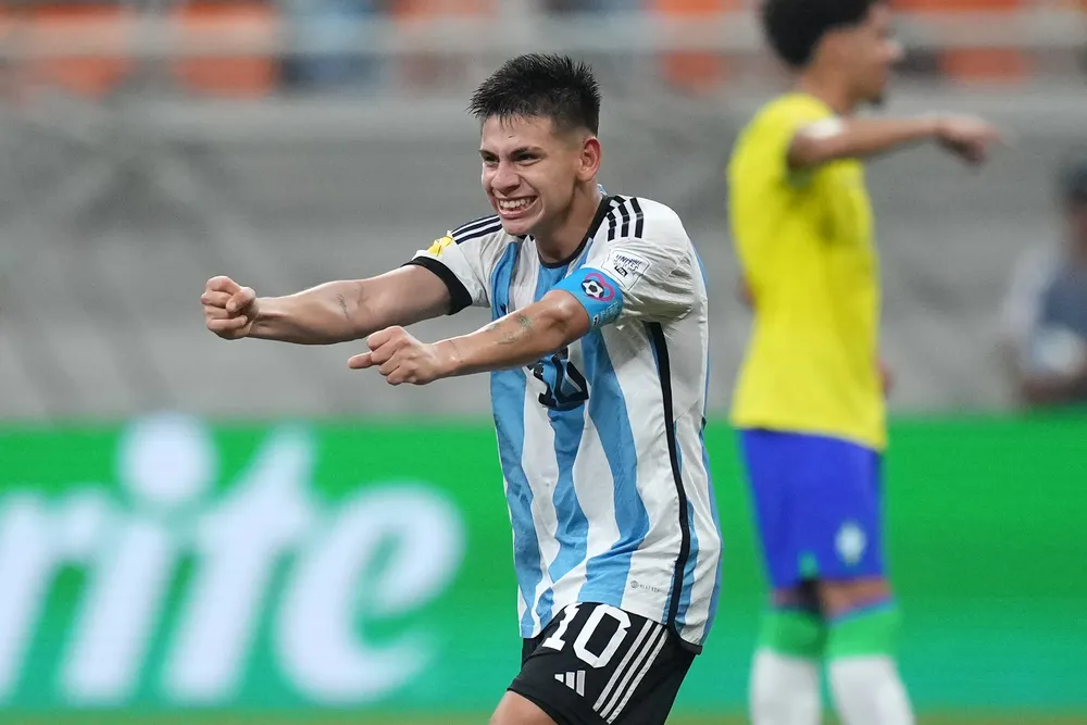 Claudio Diablito Echeverri, Sub 17 (Twitter Selección Argentina) 01