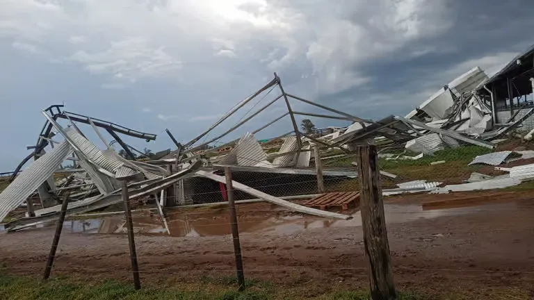 Tormenta-generó-destrozos-_La-Voz-de-San-Justo_-2