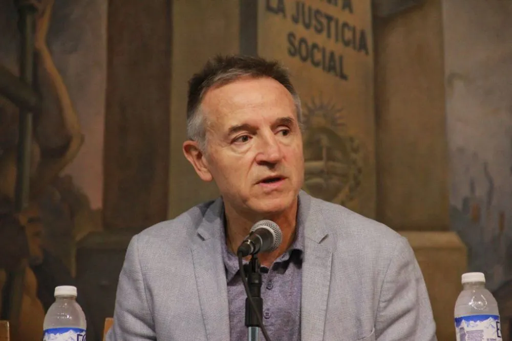 Jorge Sola by Línea Sindical