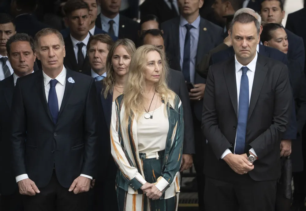 Adorni, Karina y Santilli