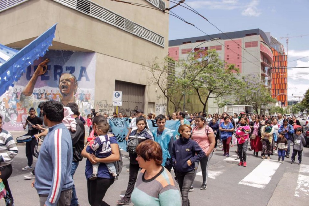 Barrios de Pie Córdoba marcha contra tarifazo