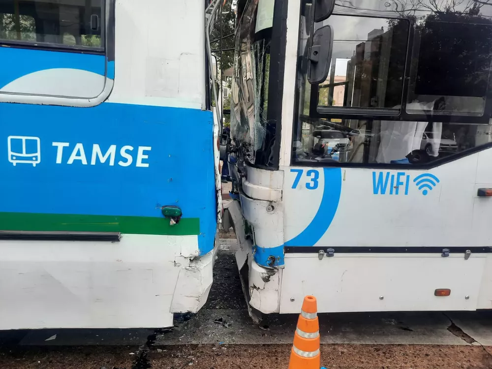 Choque de trolebuses (Policía de Córdoba)