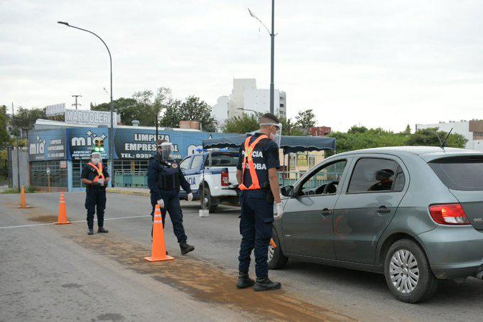 Policia controles @PoliciaCbaOf coronavirus